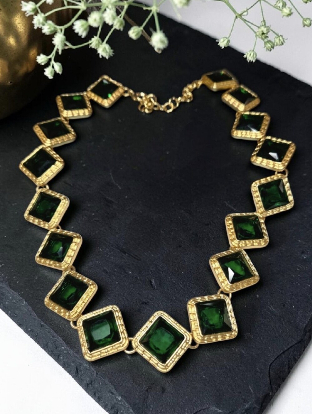 18k Matte Gold Plated Gorgeous Emerald Glass Crystal Necklace - Picture 3 of 6